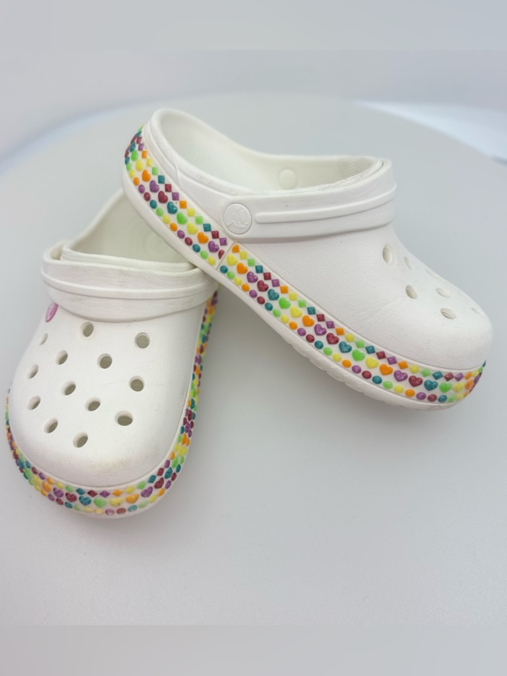 CROCS White Rainbow Kids with Multicolor Glitter Heart Trim size 1 youth girls